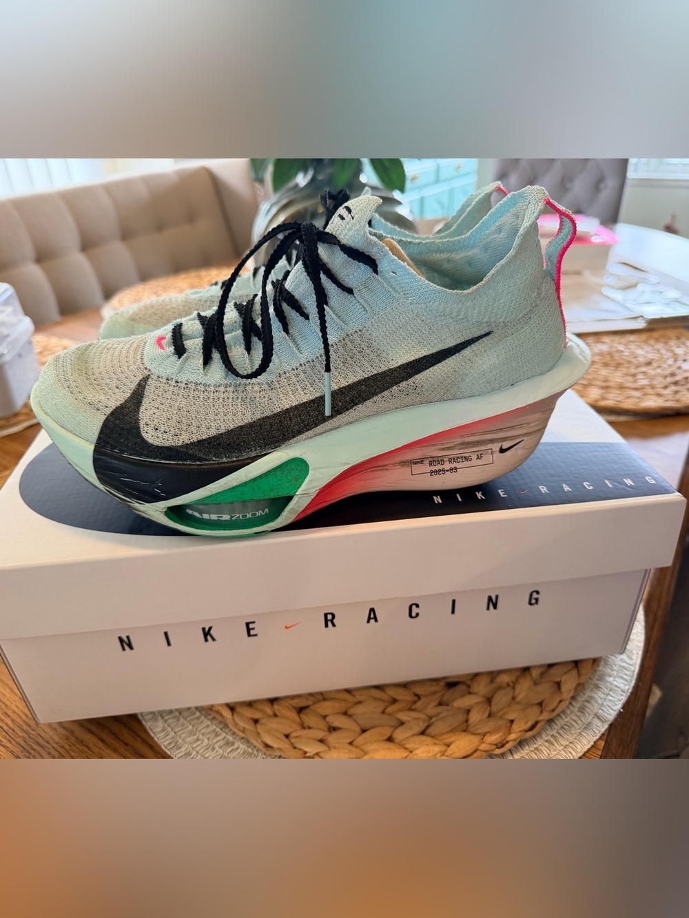 Nike women’s alpha fly 3 Flyknit Road Racing Shoe - Mint, Black & Pink